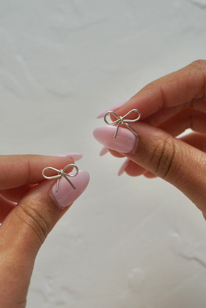 Dainty bow studs