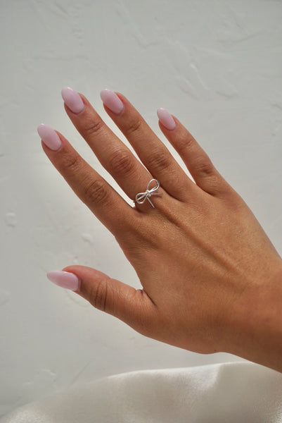 Dainty bow ring